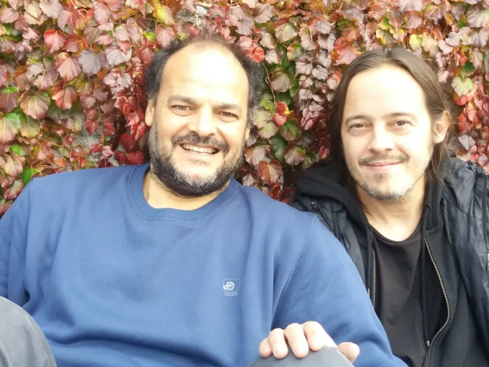 Carlos Negro Aguirre y Nicolás Ibarburu se presentarán el sábado 10 de octubre, a las 21, en la Biblioteca Popular Antonio Esteban Agüero.