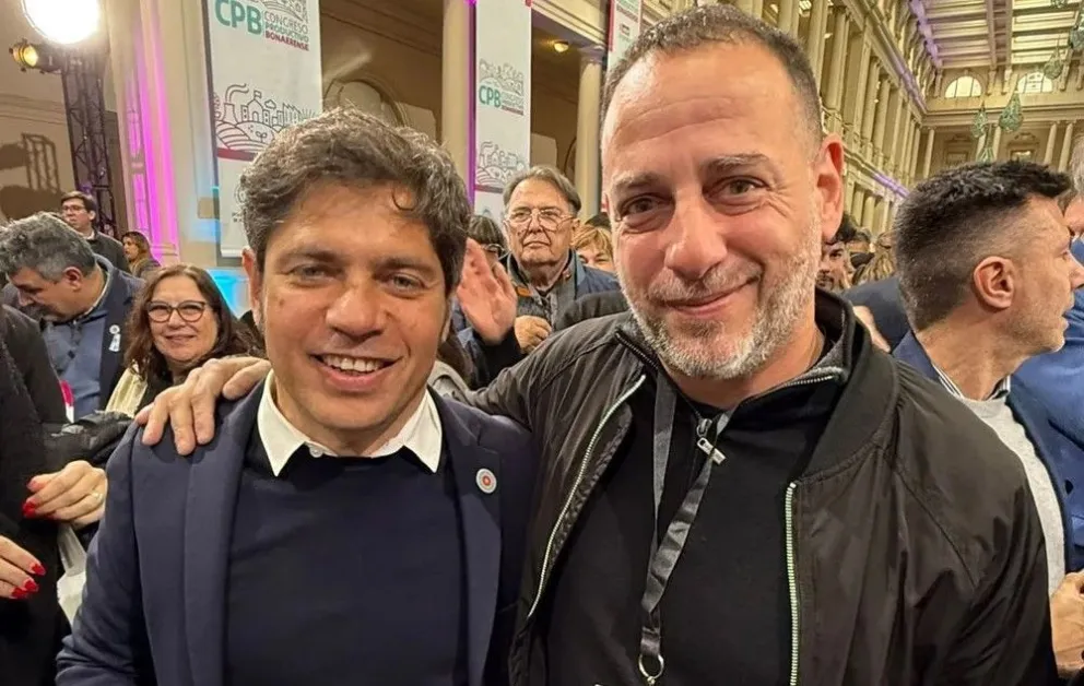 “Entendemos que hoy Axel es el referente máximo a la hora de poder consolidar una candidatura y una fuerza política que enfrente, como decíamos recién, a este tenebroso gobierno de Milei”, dijo Macagno.