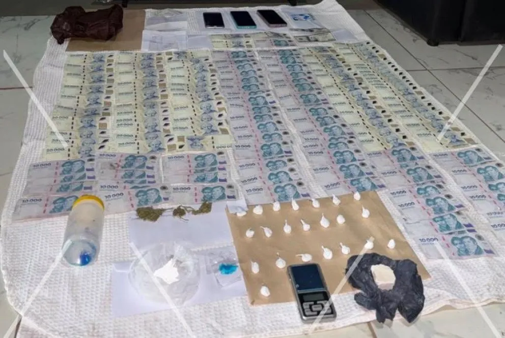 Elementos secuestrados durante el procedimiento realizado en Altos de Piedra Blanca. Foto: Policía de San Luis.