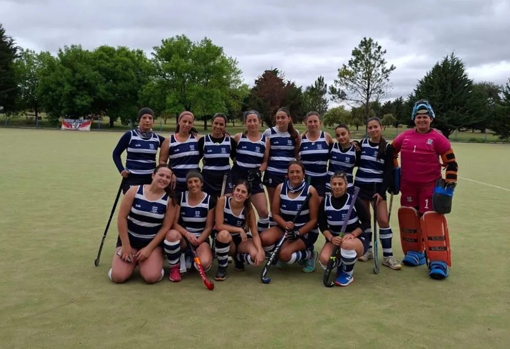 Alerces Hockey Club visitó a Aviador de Villa Mercedes por la octava fecha del Torneo Clausura 2026 de la FSLH. La Intermedia igualó 2 a 2.