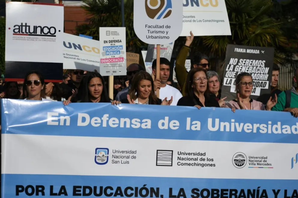 El pasado 15 de octubre se realizó en todo el país la "Quinta Marcha Federal Universitaria". En Merlo también hubo manifestaciones.