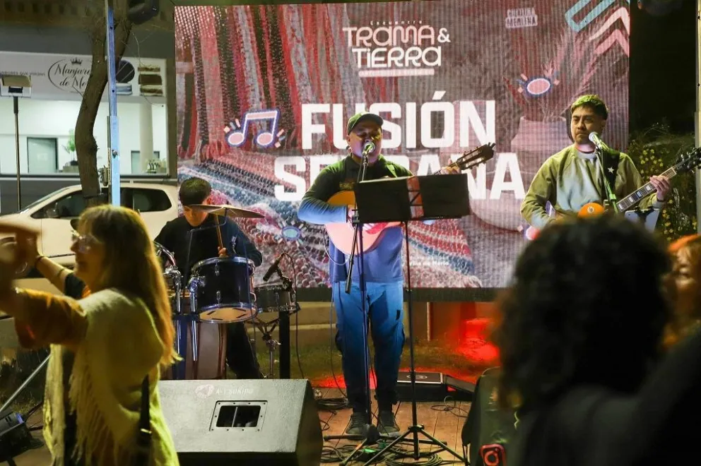 La importante participación de artistas y el acompañamiento del público marcaron el desarrollo de esta primera edición. 