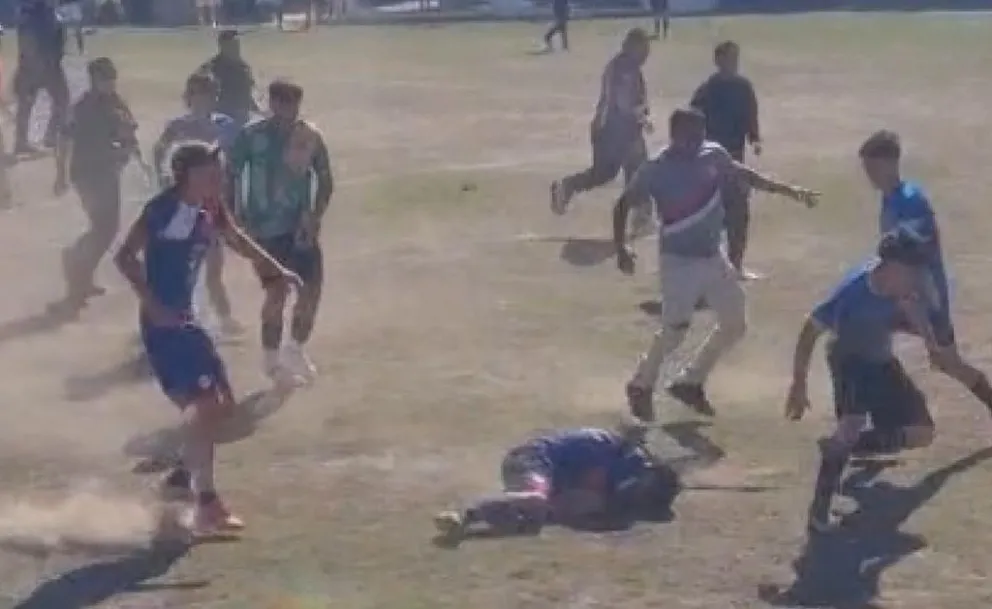 Graves incidentes entre jugadores del Club Independiente de San javier y Juventud Unida de La Paz. (Imagen: Cadena 3)