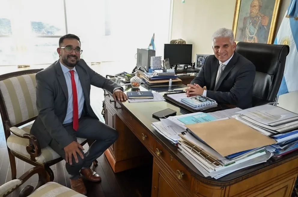 El Gobernador recibió al Ministro en su despacho de Casa de Gobierno.