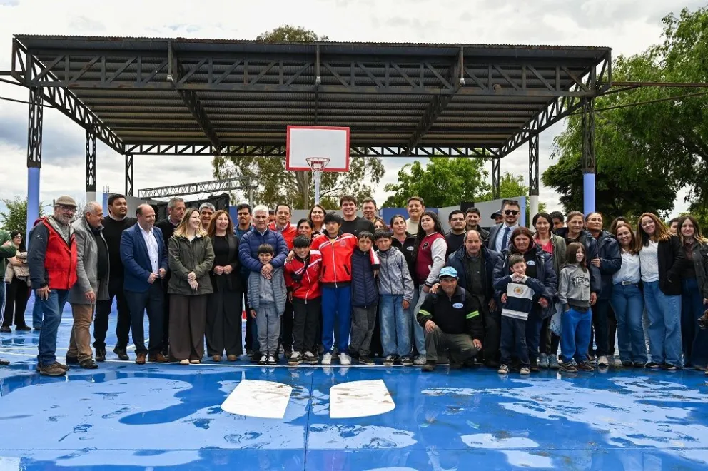 Villa Larca tiene un modernizado playón deportivo. 